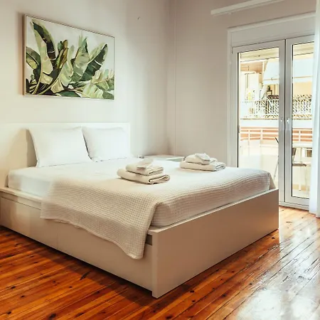 Iconic Luxury Agia Sofias Square *